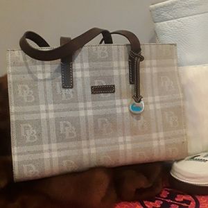 Dooney & Bourke EUC canvas emblem leather tote